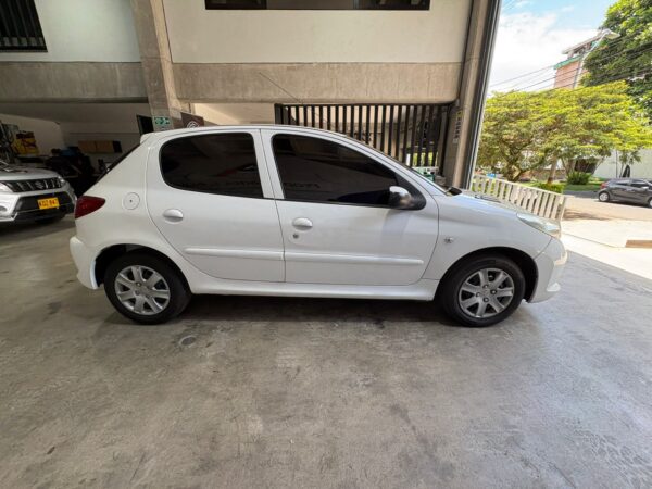 PEUGEOT 206 2012 - Imagen 4