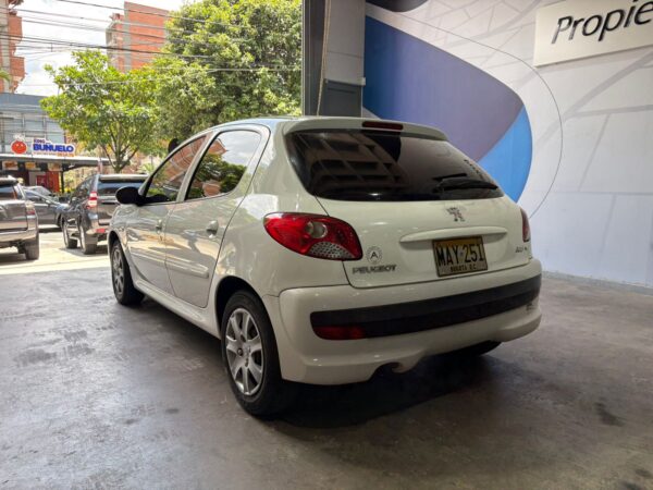 PEUGEOT 206 2012 - Imagen 7