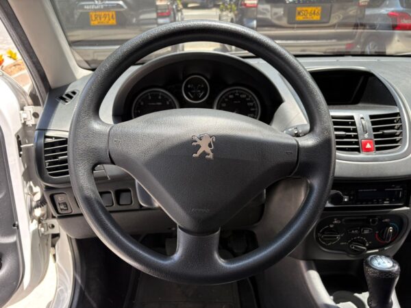 PEUGEOT 206 2012 - Imagen 11