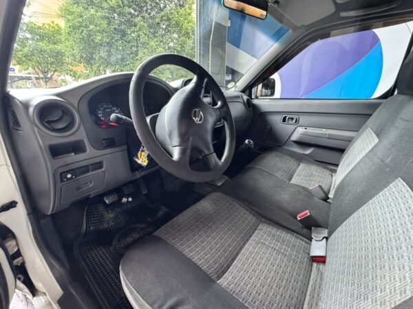 NISSAN FRONTIER ESTACAS PUBLICO 2013 - Imagen 9
