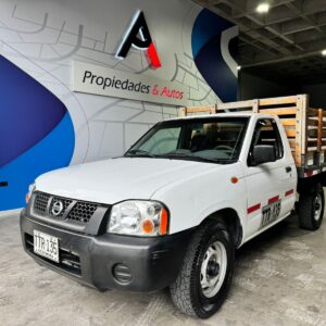 NISSAN FRONTIER ESTACAS PUBLICO 2013
