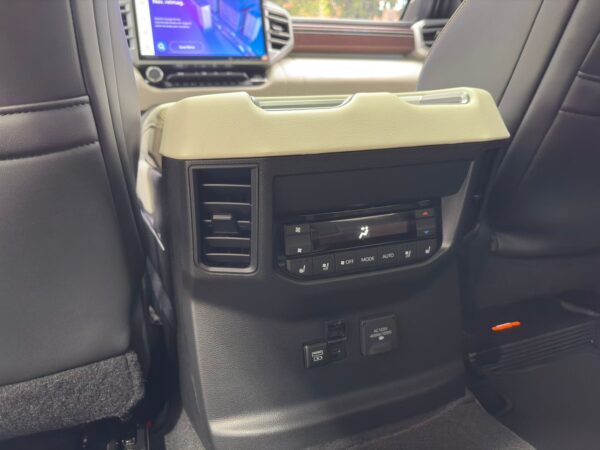 TOYOTA SEQUOIA CAPSTONE 2023 - Imagen 17