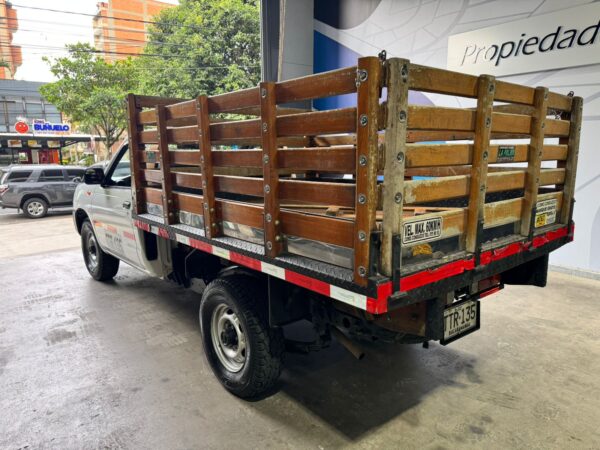 NISSAN FRONTIER ESTACAS PUBLICO 2013 - Imagen 7