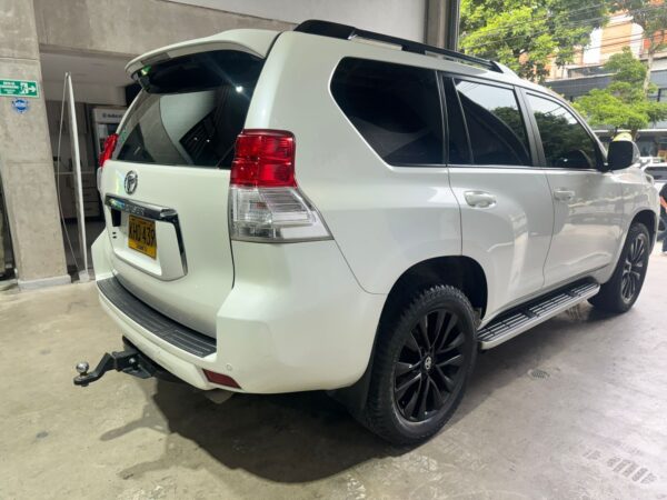 TOYOTA LAND CRUISER VXL 2011 - Imagen 5