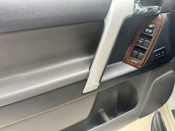 TOYOTA LAND CRUISER VXL 2011 - Imagen 14
