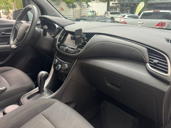 CHEVROLET TRACKER LT 1.8 2018 - Imagen 16