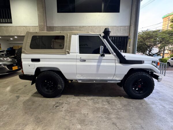 TOYOTA LAND CRUISER FJ 73 1995 - Imagen 4