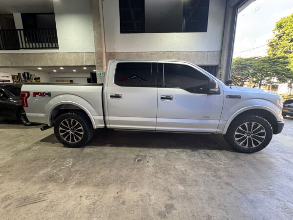 FORD F-150 LARIAT 2017 - Imagen 4