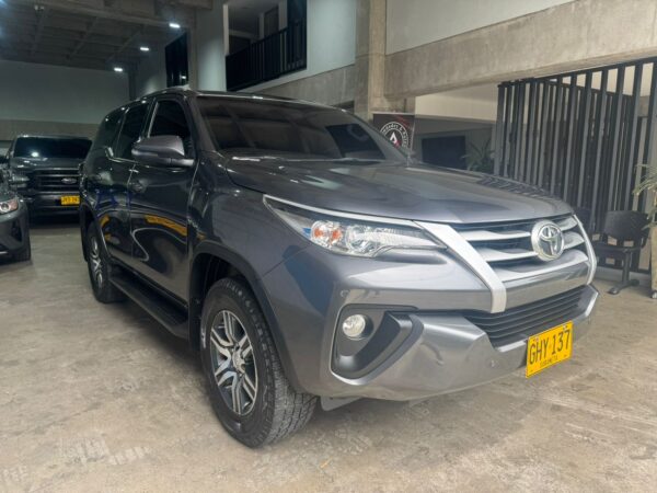 TOYOTA FORTUNER STREET 2020 - Imagen 3