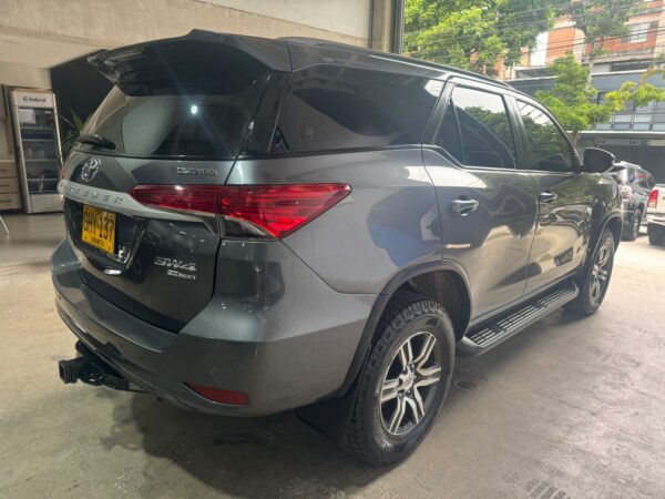 TOYOTA FORTUNER STREET 2020 - Imagen 5