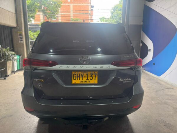 TOYOTA FORTUNER STREET 2020 - Imagen 6