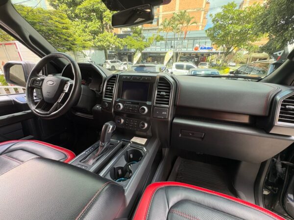 FORD F150 LARIAT 2020 - Imagen 24