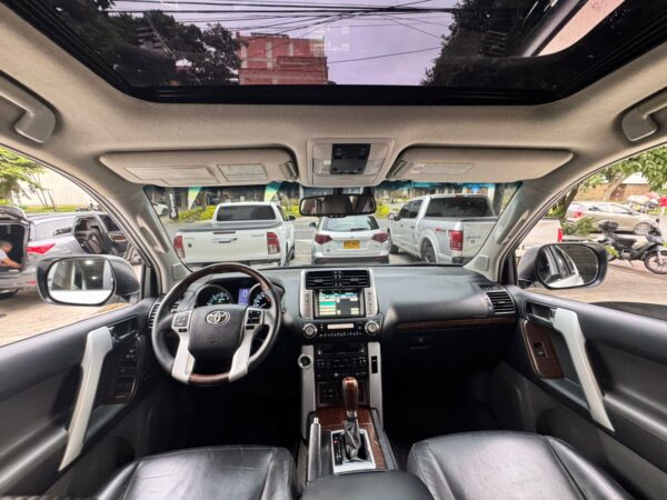TOYOTA LAND CRUISER VXL 2011 - Imagen 9
