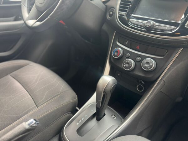 CHEVROLET TRACKER LT 1.8 2018 - Imagen 17