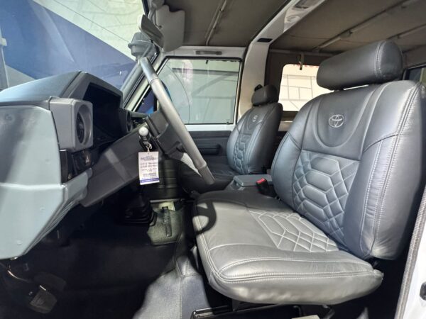 TOYOTA LAND CRUISER FJ 73 1995 - Imagen 9