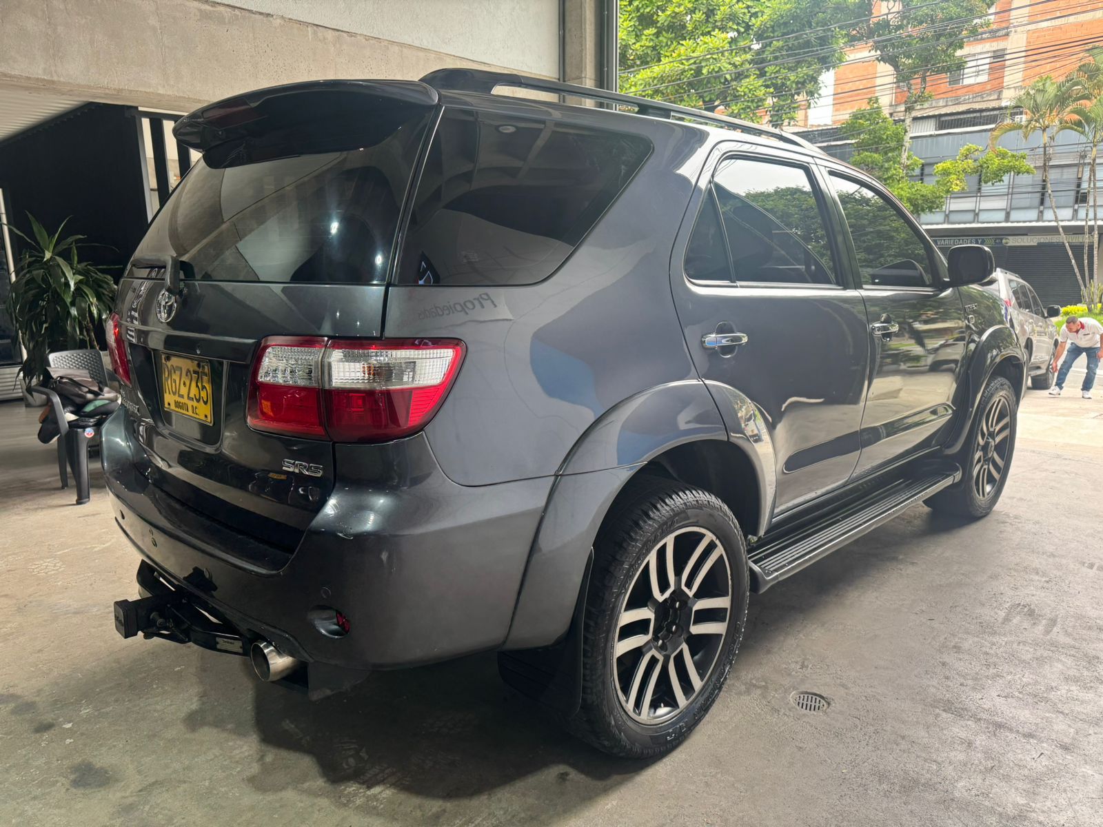 TOYOTA FORTUNER SR5 2011 - Imagen 5