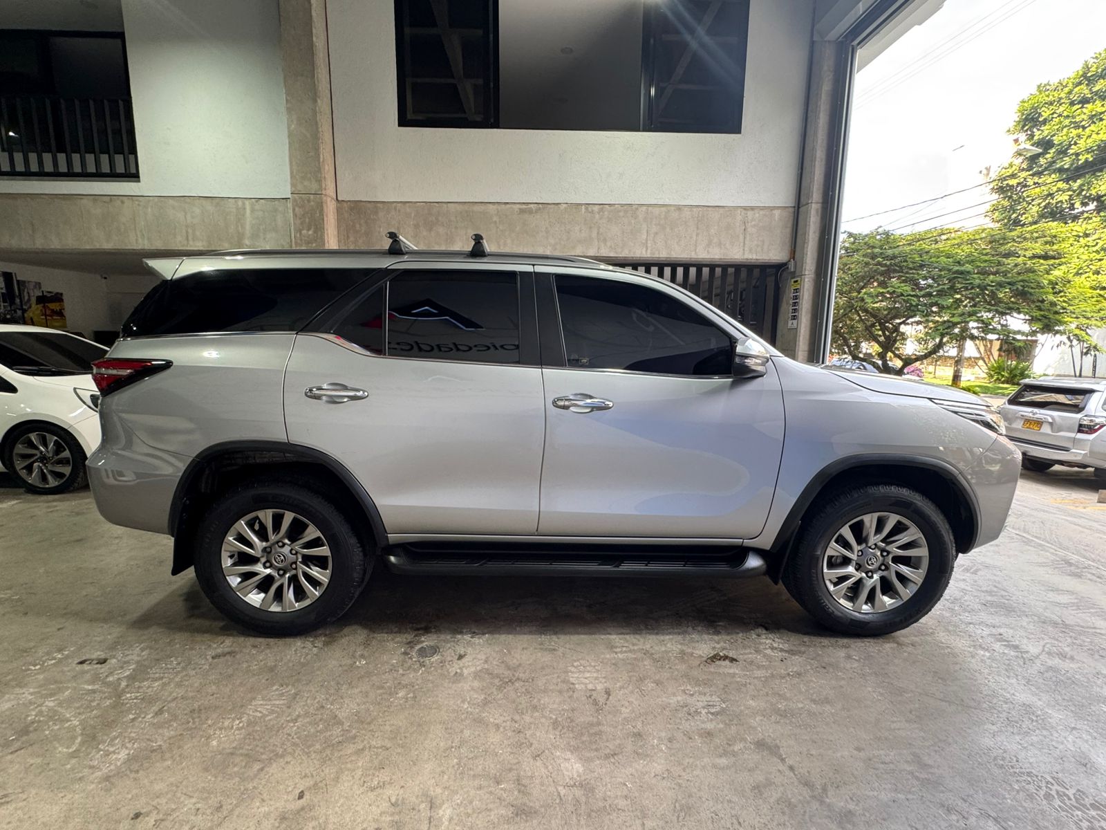 TOYOTA FORTUNER SRV 2021 - Imagen 4