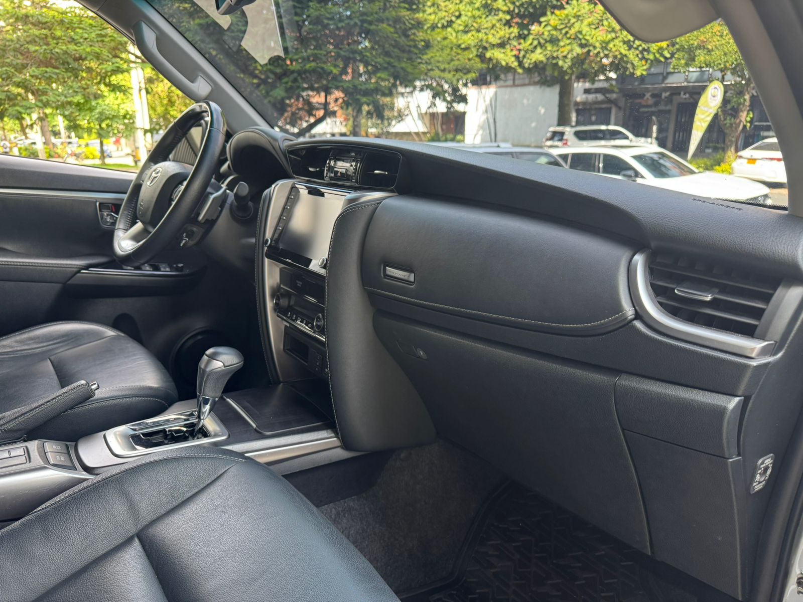 TOYOTA FORTUNER SRV 2021 - Imagen 18