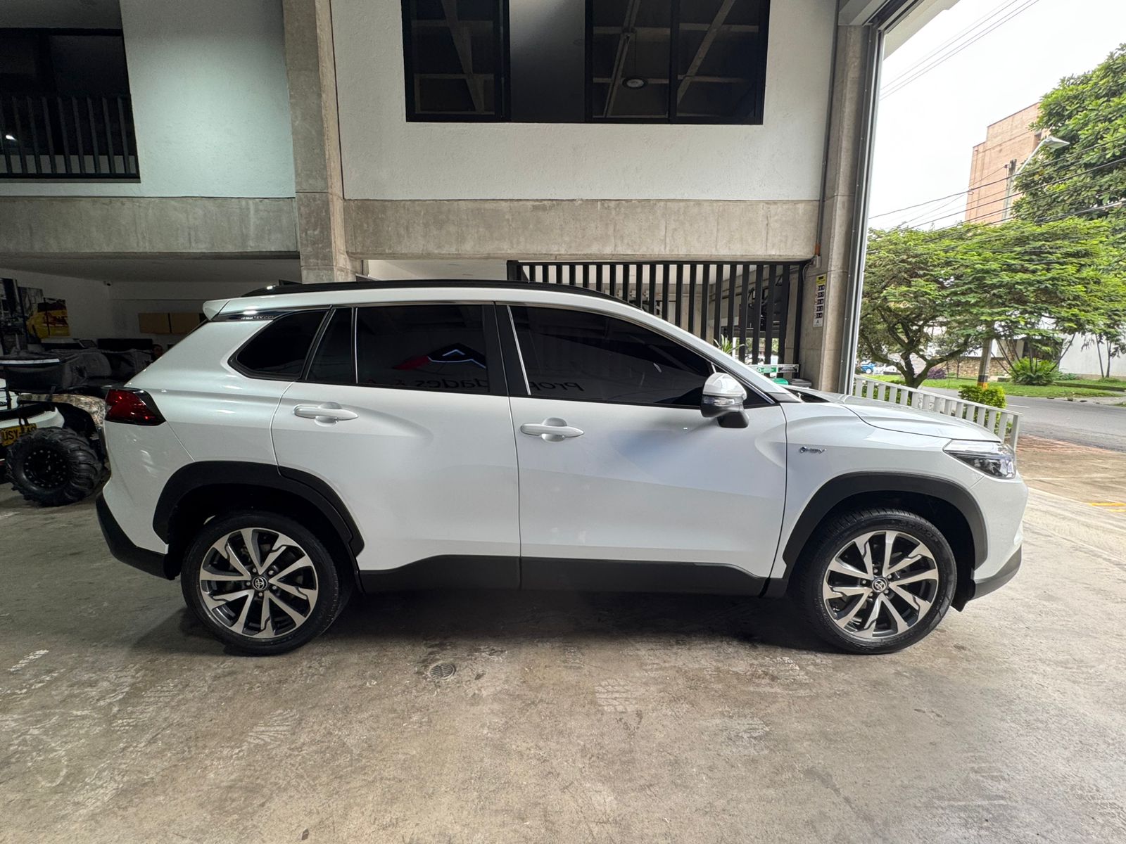 TOYOTA COROLLA CROSS HEV SEG 2025 - Imagen 4