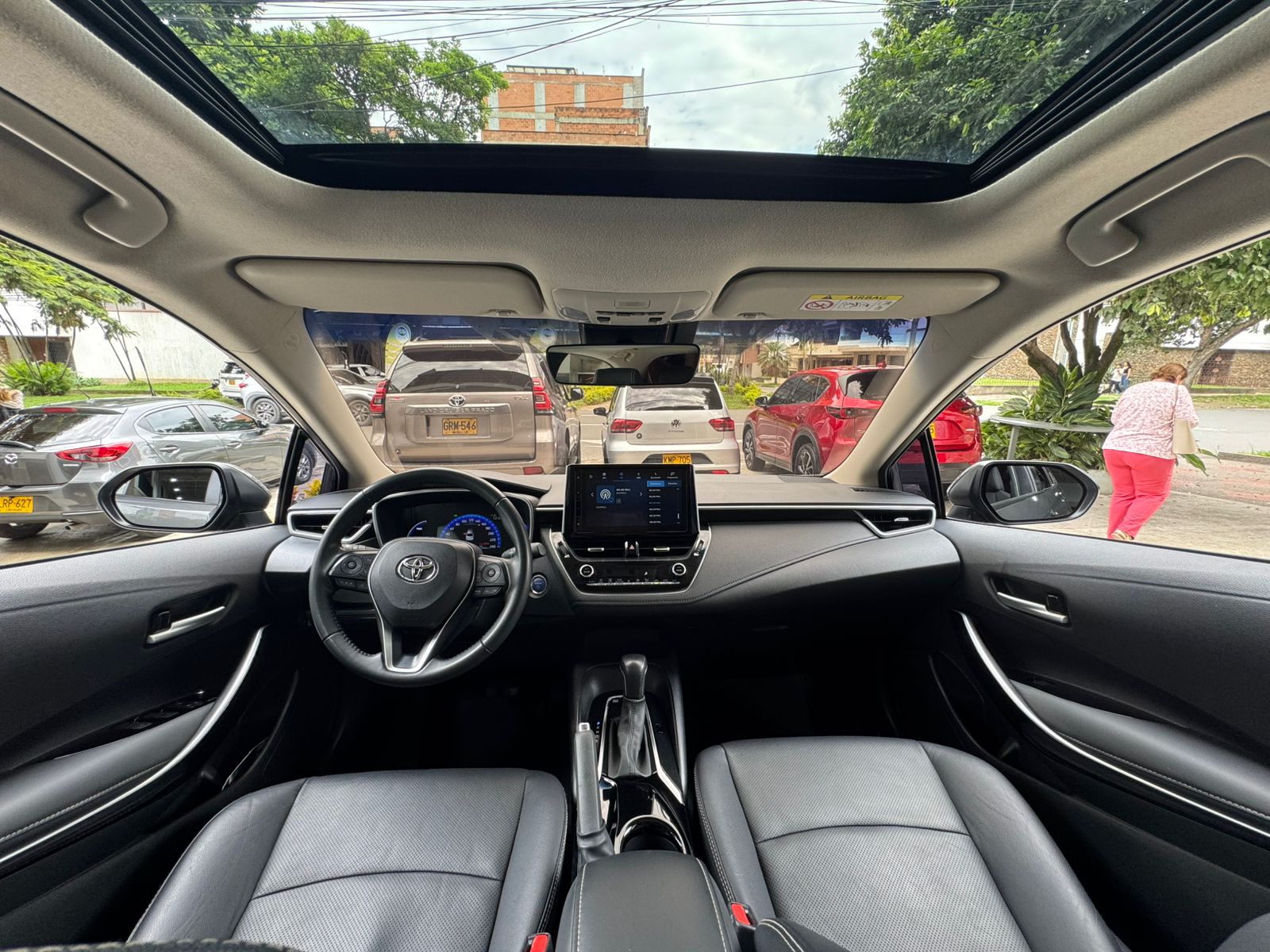 TOYOTA COROLLA SE-G HIBRIDO 2023 - Imagen 9