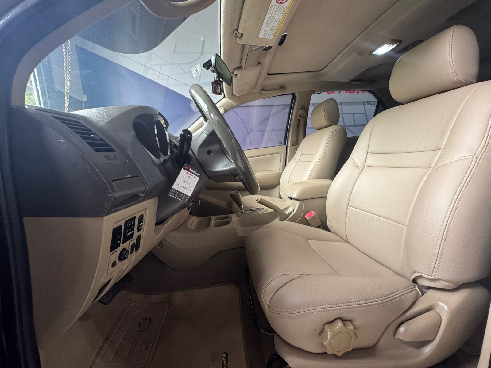 TOYOTA FORTUNER SR5 2011 - Imagen 10