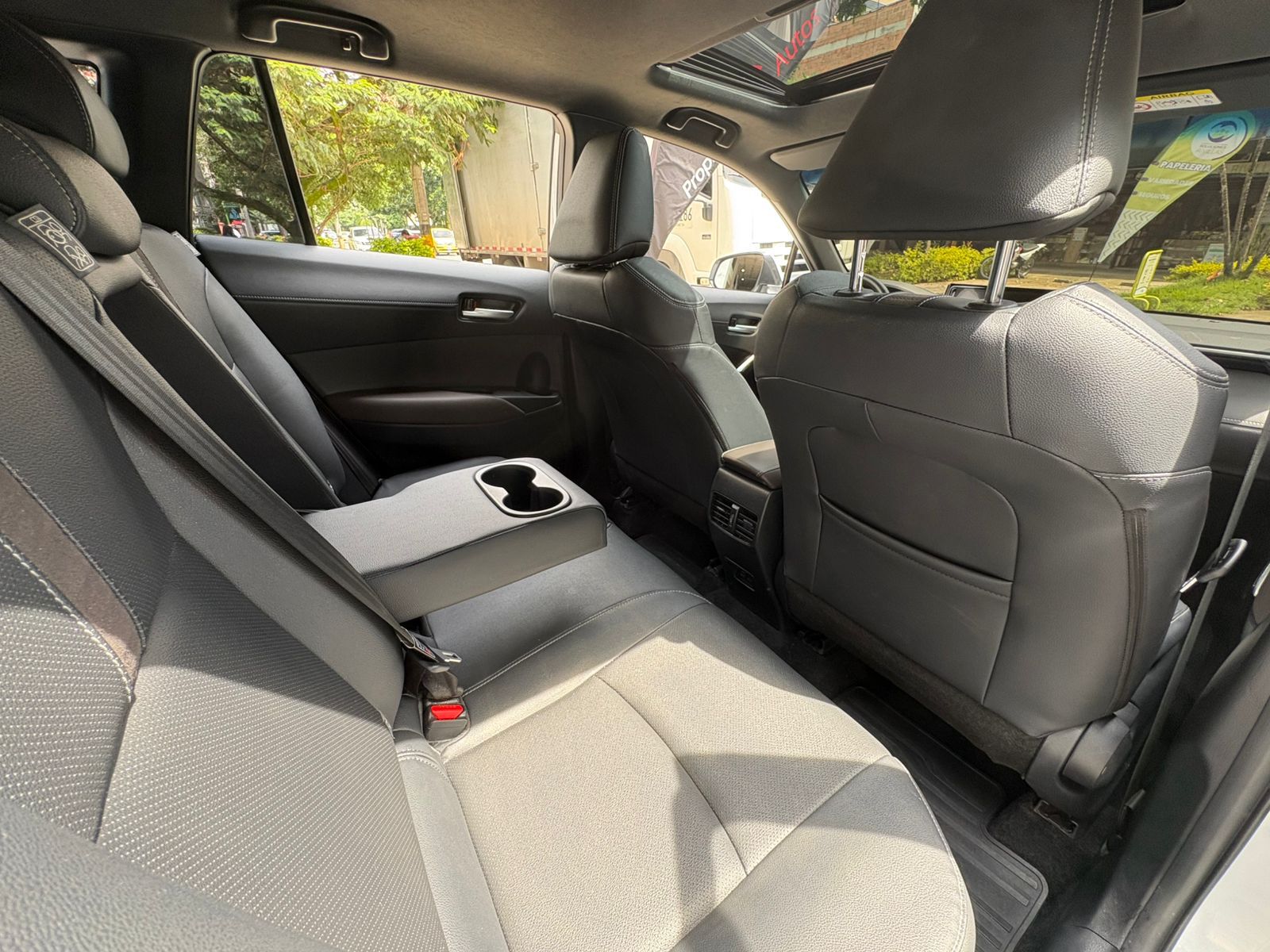 TOYOTA COROLLA CROSS HEV SEG 2025 - Imagen 19