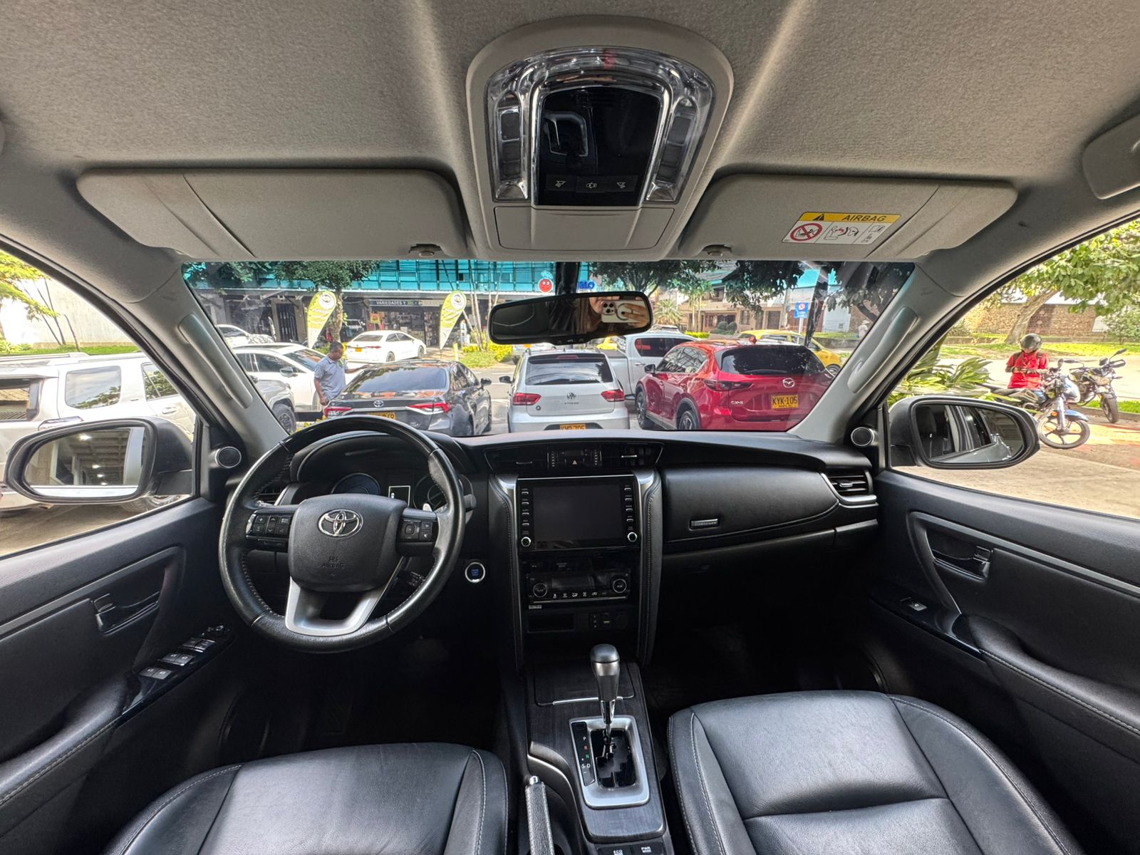 TOYOTA FORTUNER SRV 2021 - Imagen 9