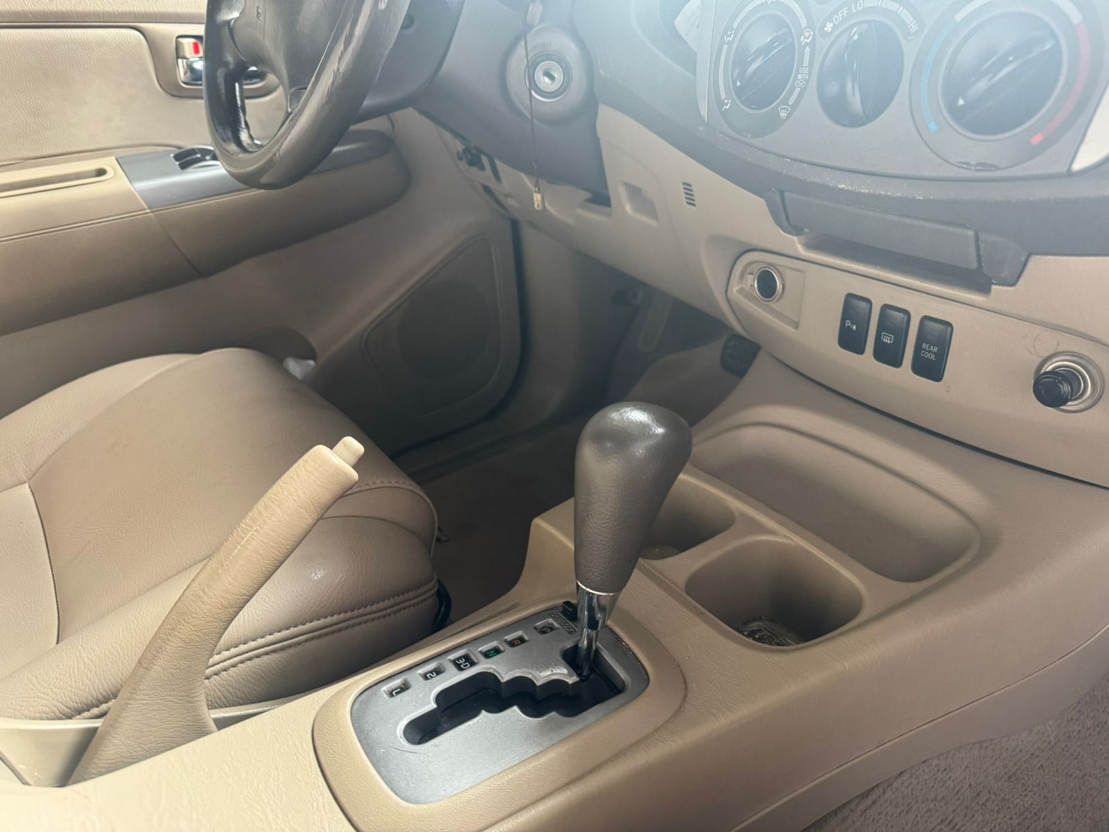 TOYOTA FORTUNER SR5 2011 - Imagen 16