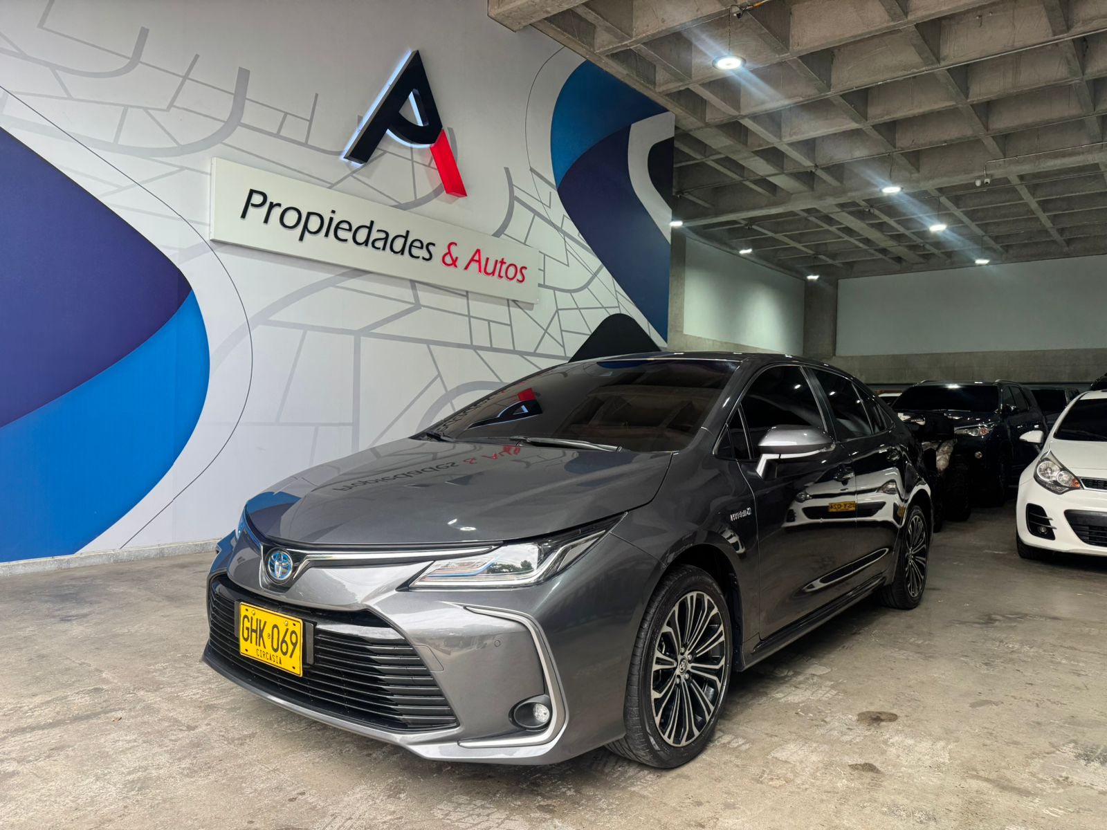 TOYOTA COROLLA SE-G HIBRIDO 2023