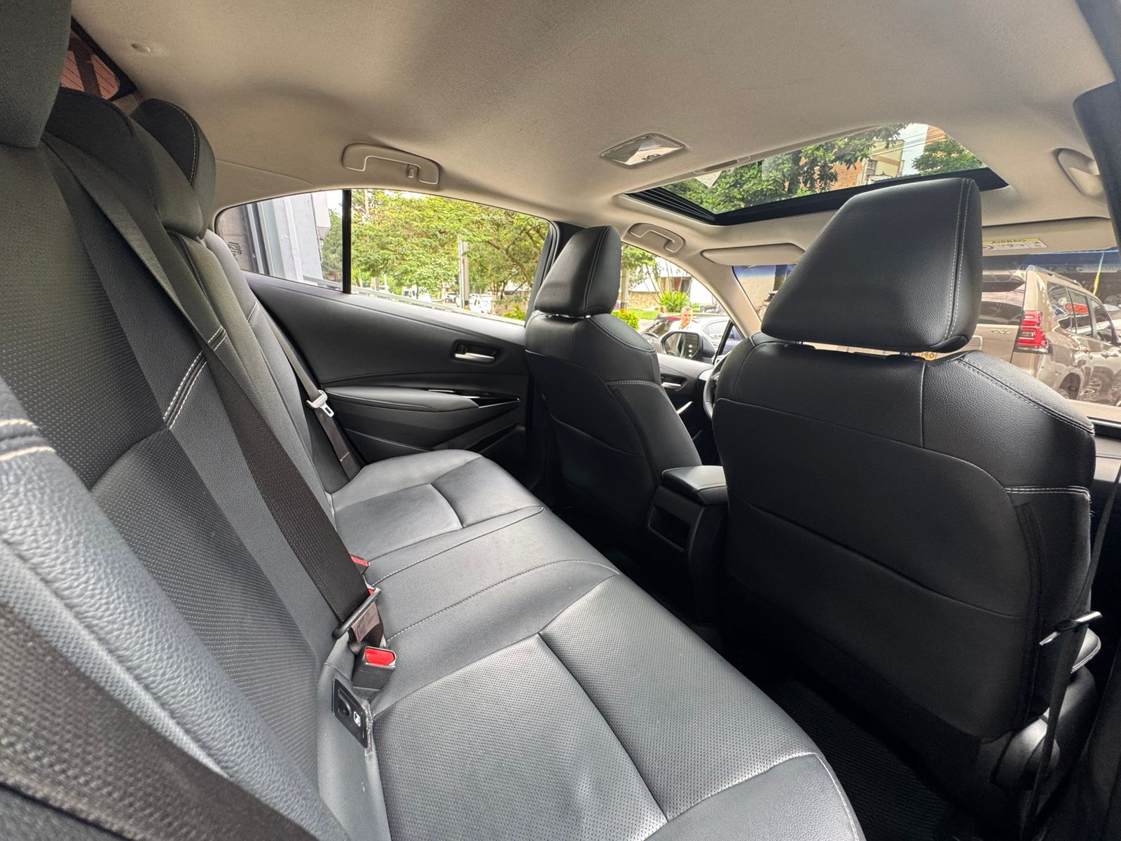 TOYOTA COROLLA SE-G HIBRIDO 2023 - Imagen 18