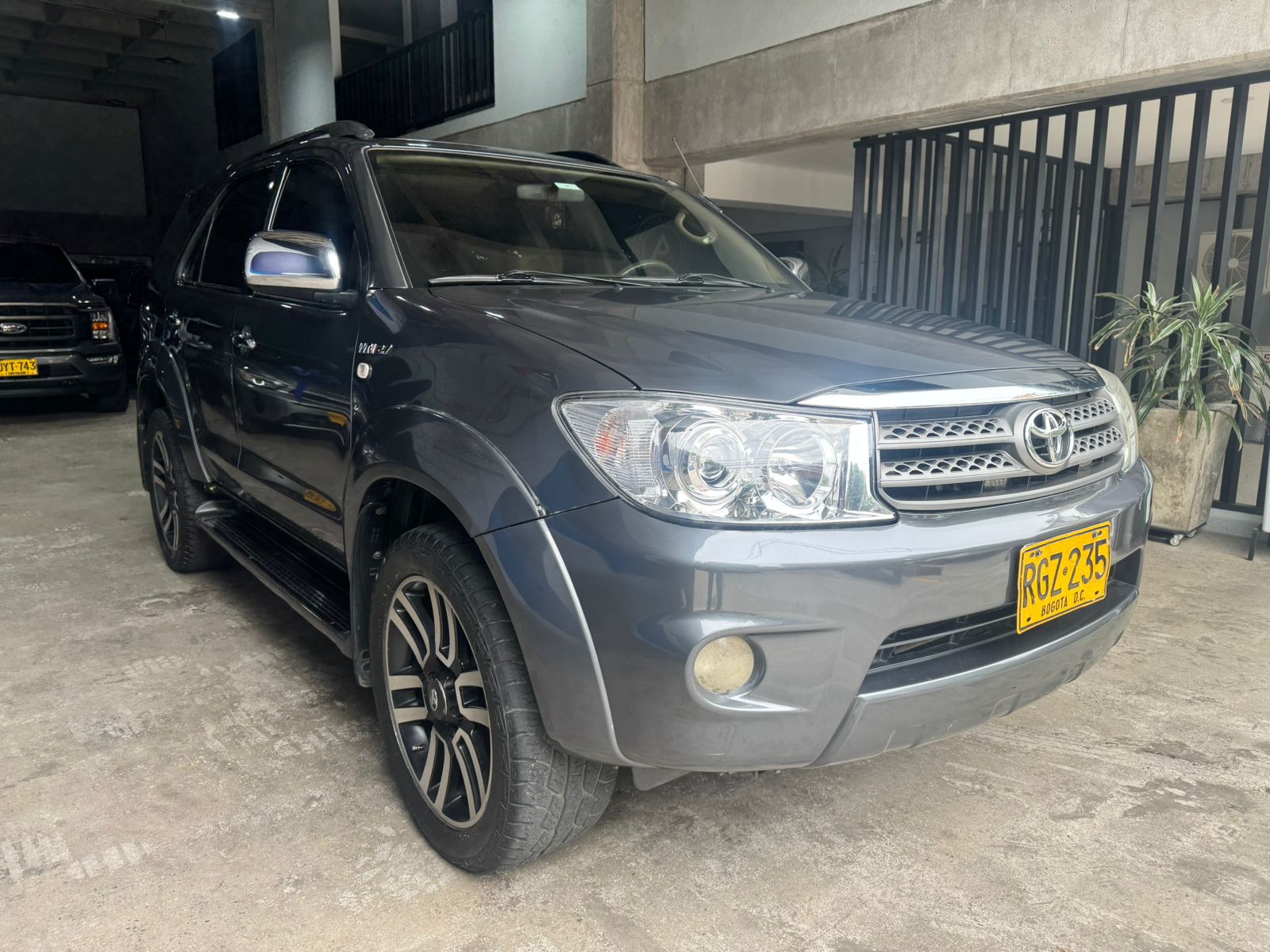 TOYOTA FORTUNER SR5 2011 - Imagen 3