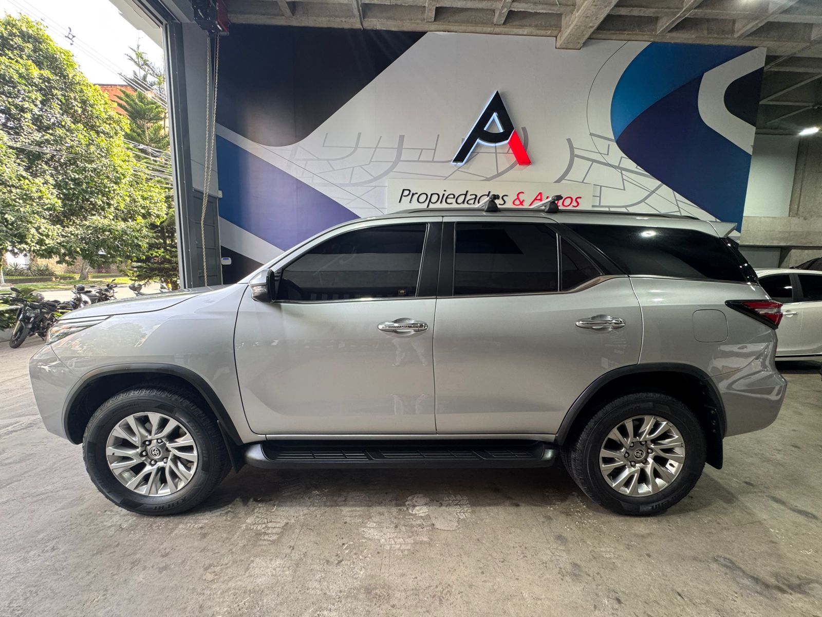 TOYOTA FORTUNER SRV 2021 - Imagen 7