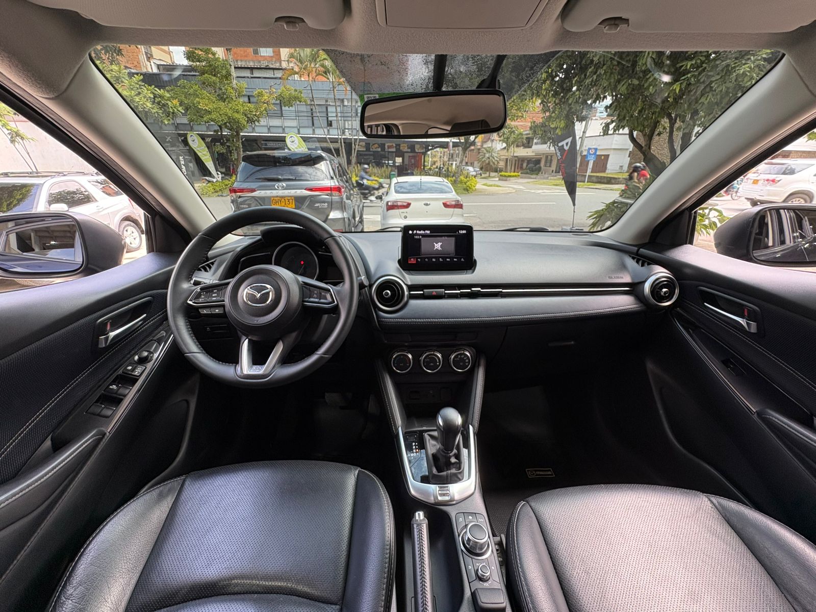 MAZDA 2 GRAND TOURING LX 2022 - Imagen 9