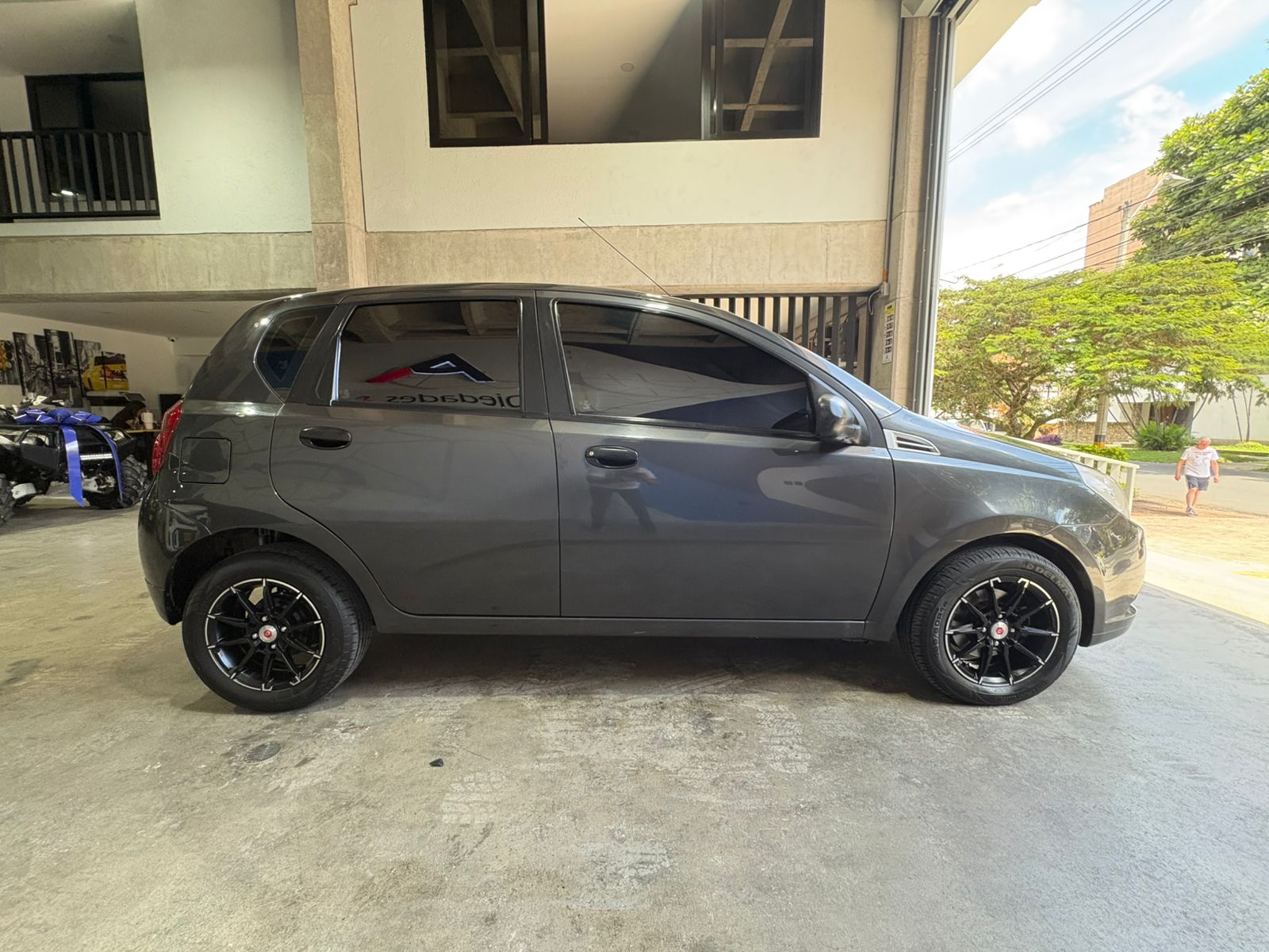 CHEVROLET AVEO EMOTION GT 2012 - Imagen 4