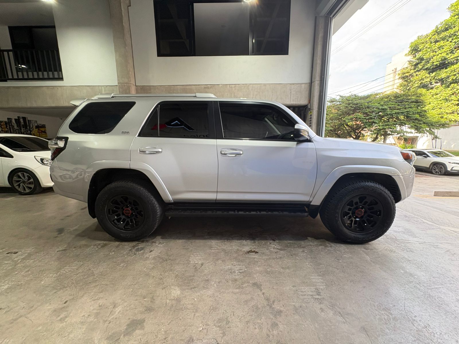 TOYOTA 4RUNNNER SR5 2018 - Imagen 4