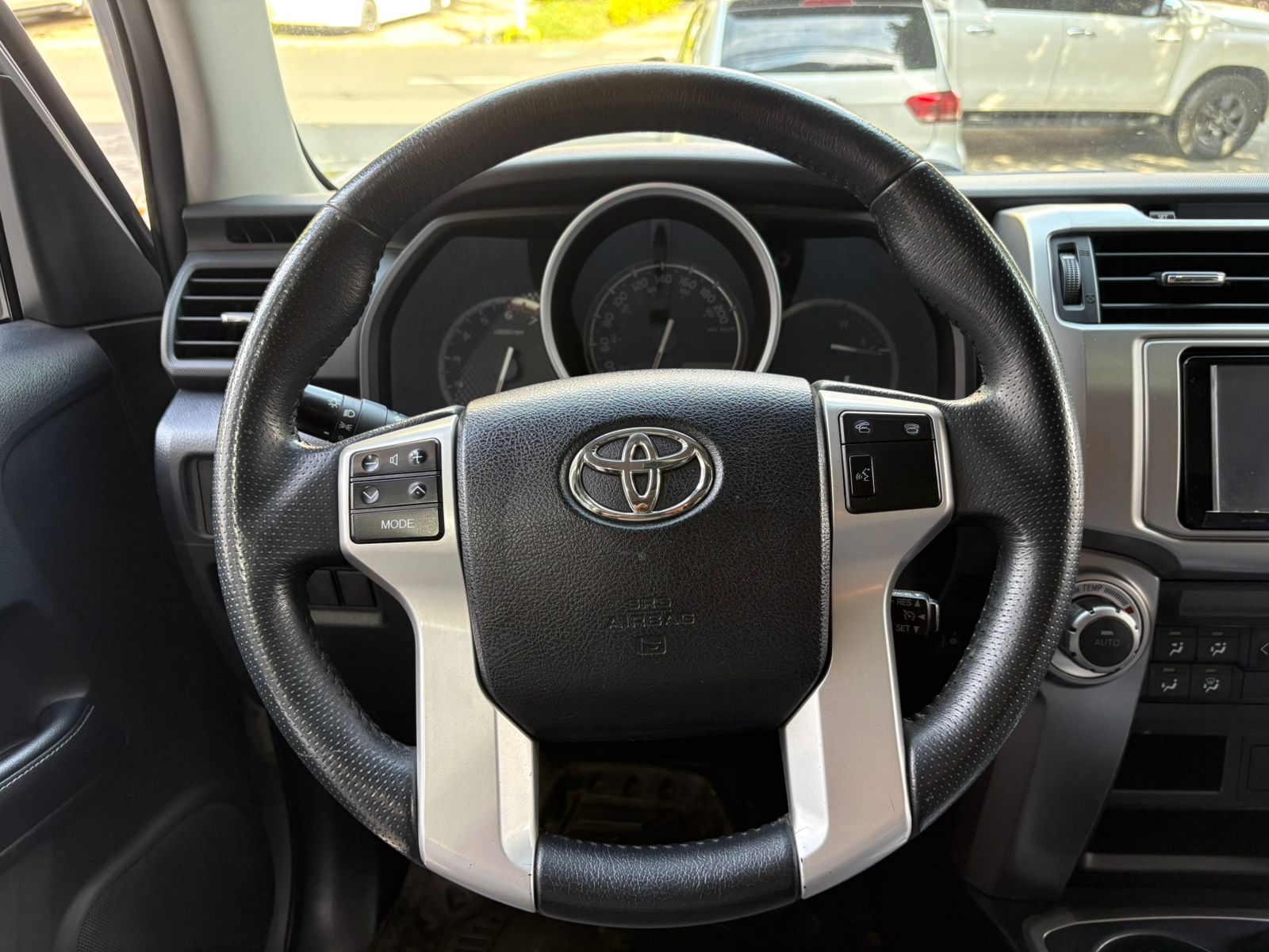 TOYOTA 4RUNNNER SR5 2018 - Imagen 12