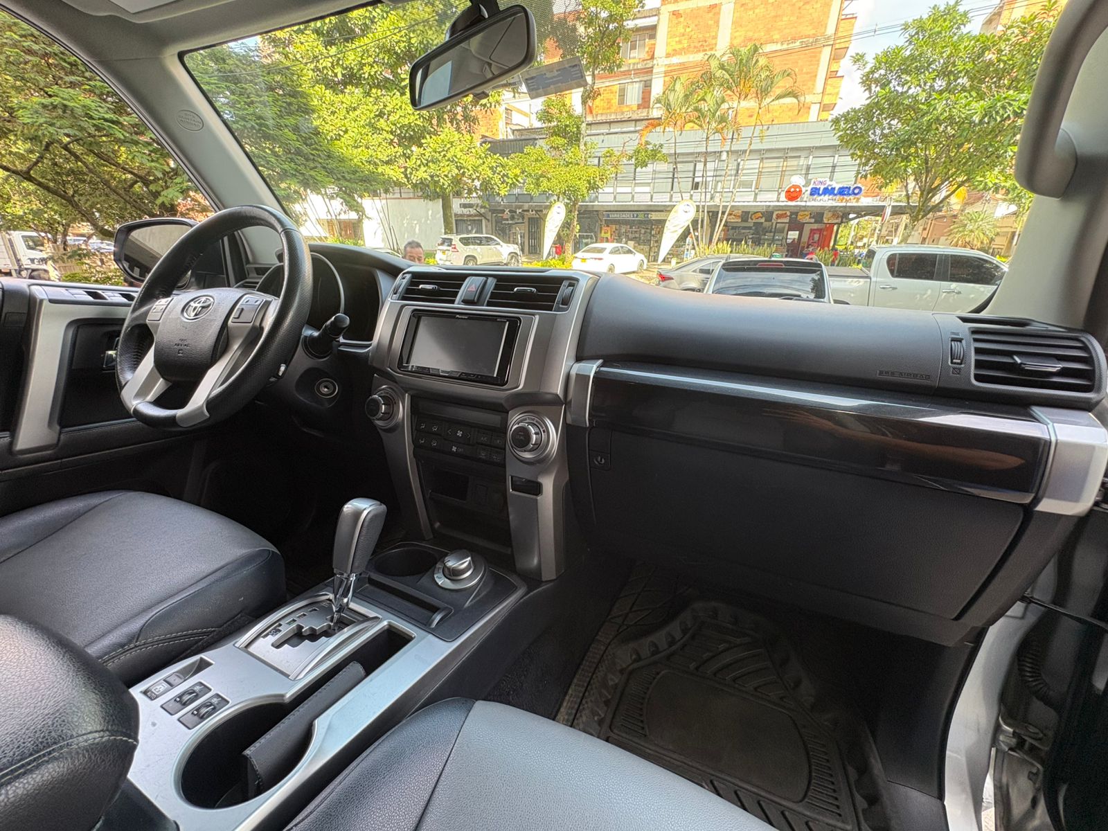 TOYOTA 4RUNNNER SR5 2018 - Imagen 23