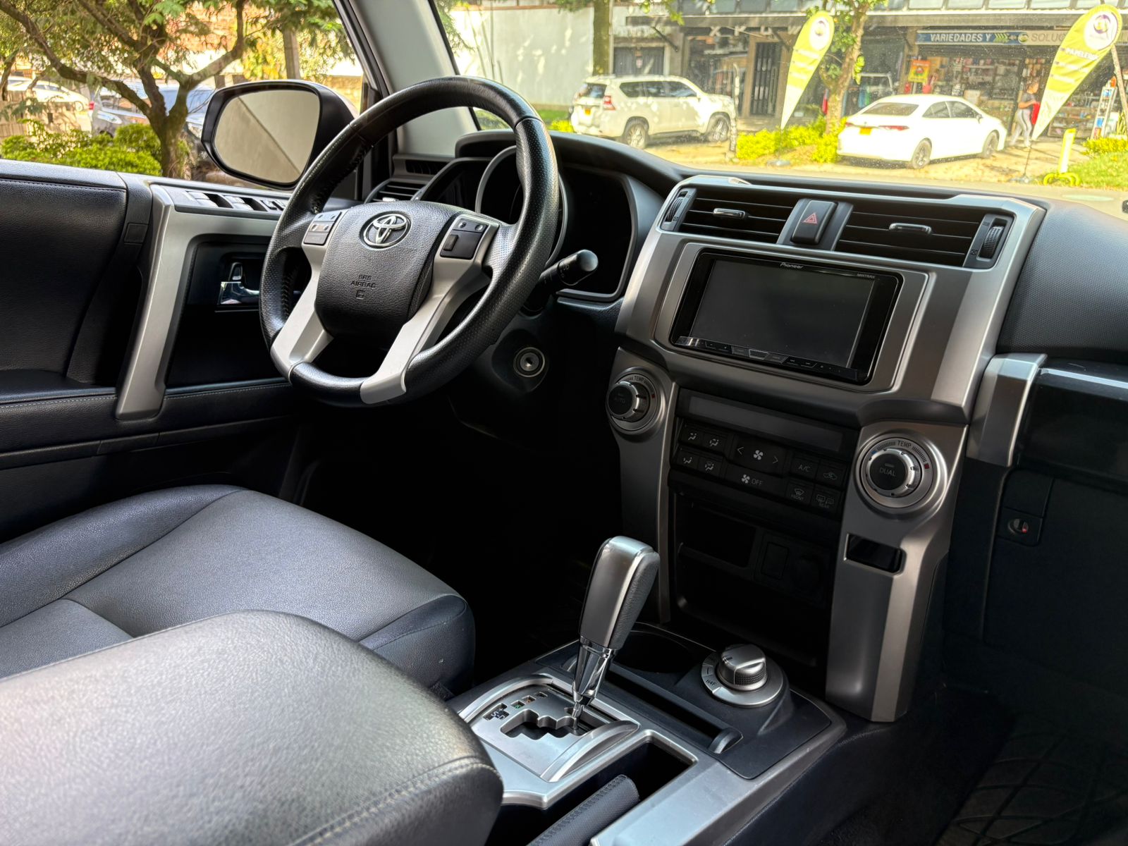 TOYOTA 4RUNNNER SR5 2018 - Imagen 24