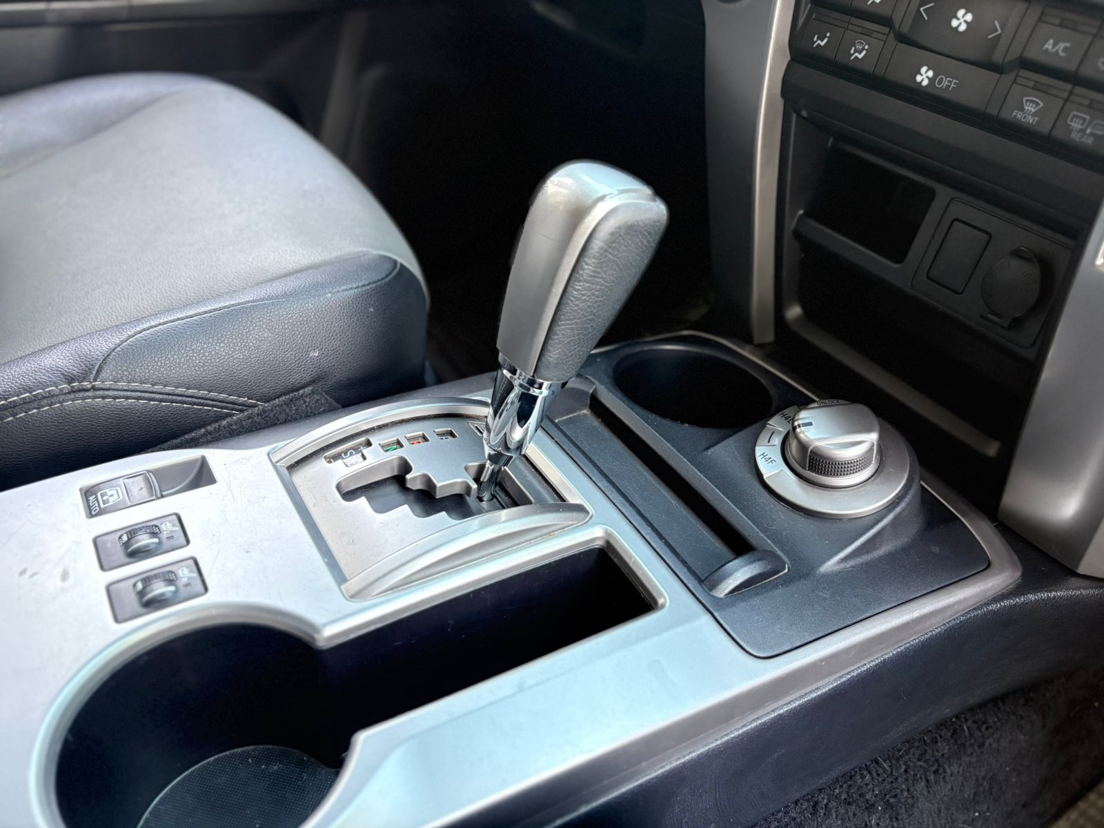 TOYOTA 4RUNNNER SR5 2018 - Imagen 25