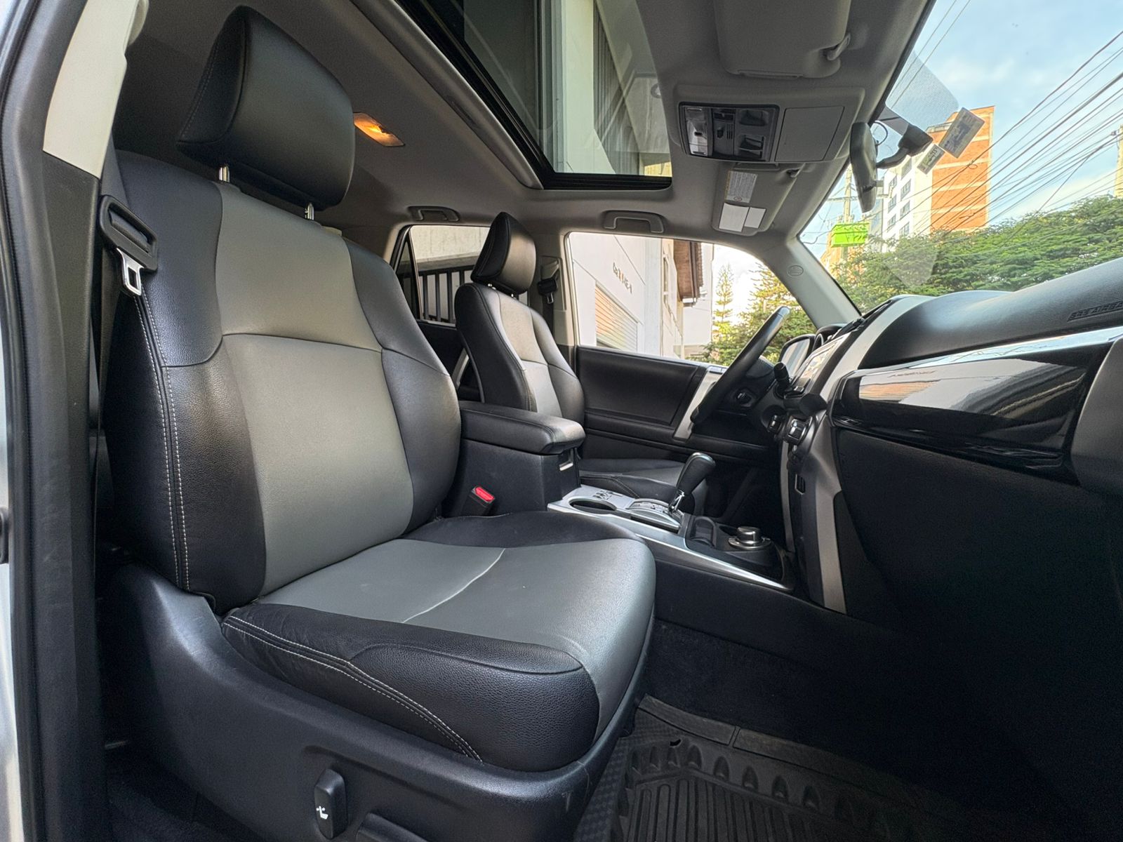 TOYOTA 4RUNNNER SR5 2018 - Imagen 26