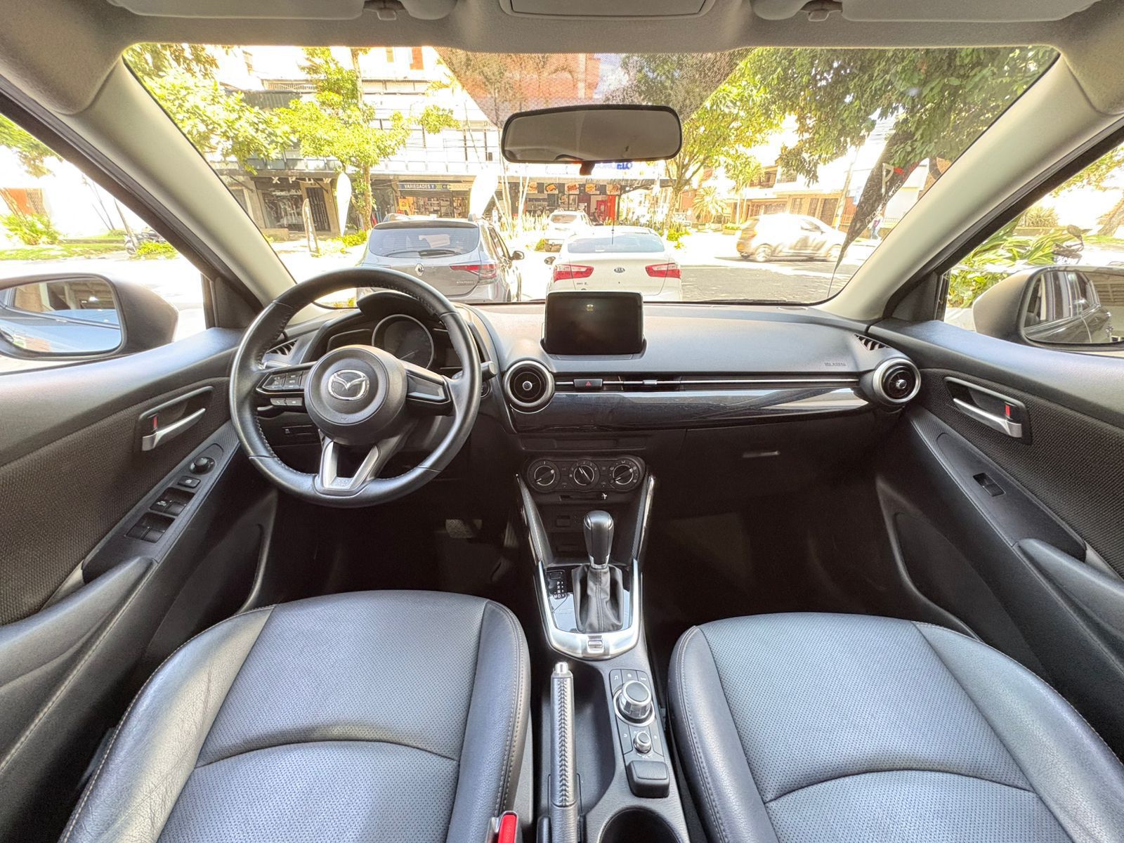 MAZDA 2 TOURING 2023 - Imagen 9