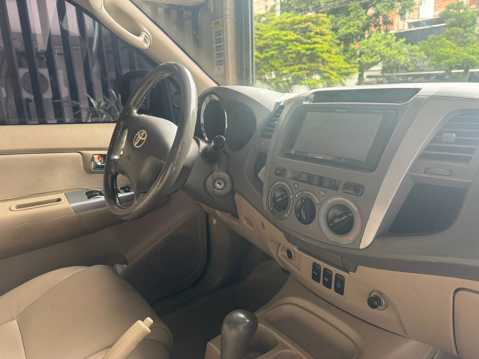 TOYOTA FORTUNER SR5 2011 - Imagen 15