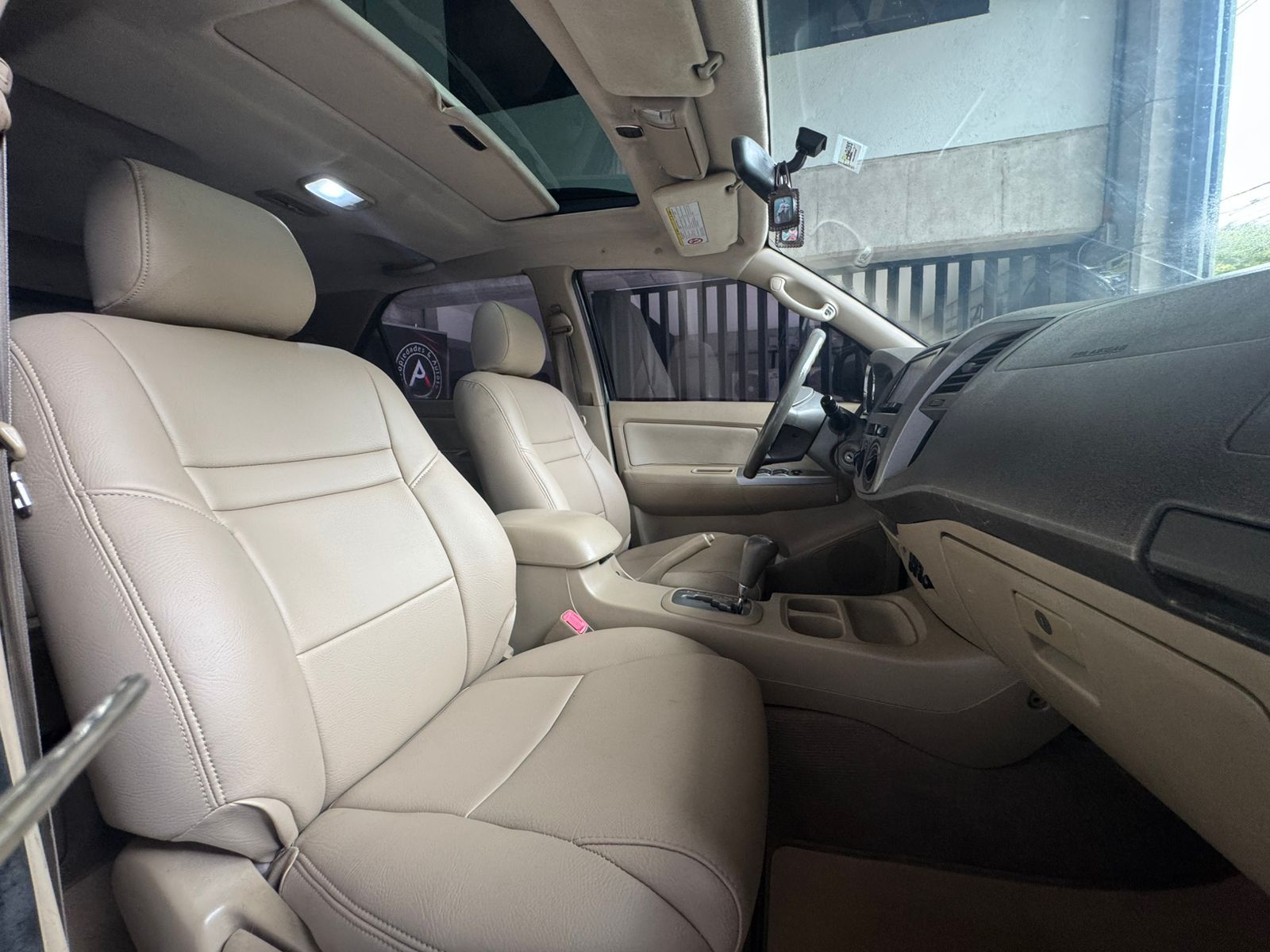 TOYOTA FORTUNER SR5 2011 - Imagen 17