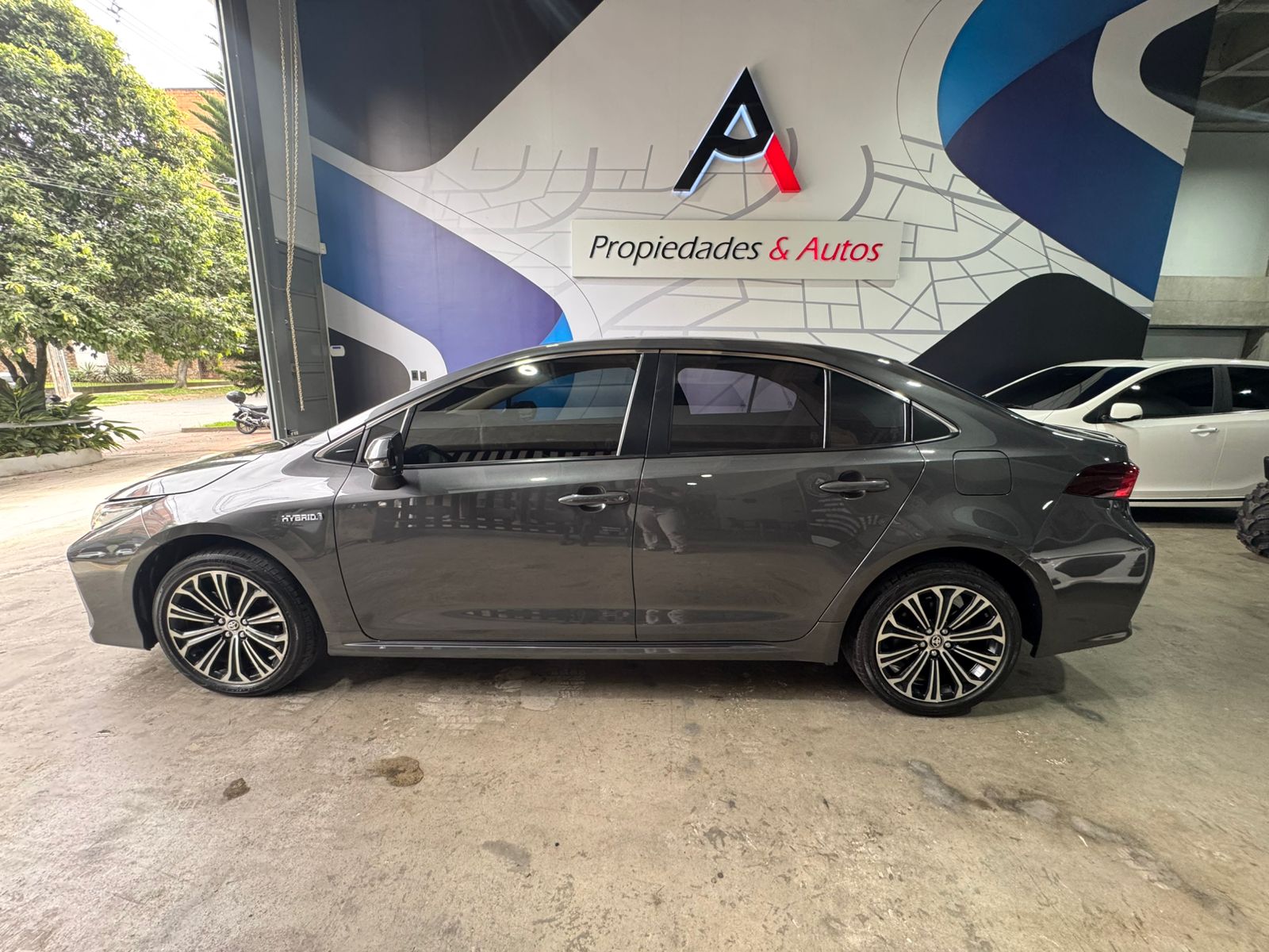 TOYOTA COROLLA SE-G HIBRIDO 2023 - Imagen 8