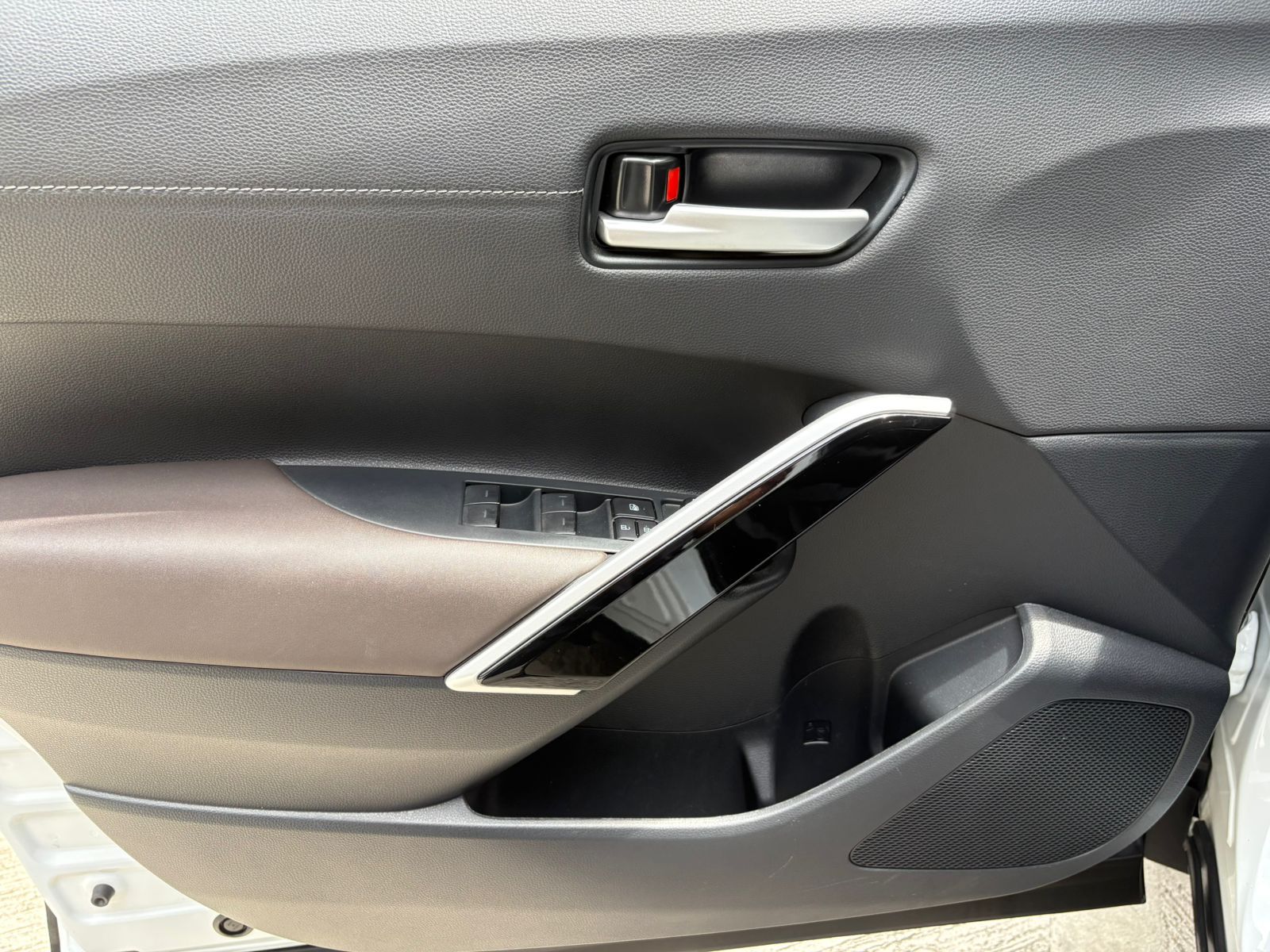 TOYOTA COROLLA CROSS HEV SEG 2025 - Imagen 14