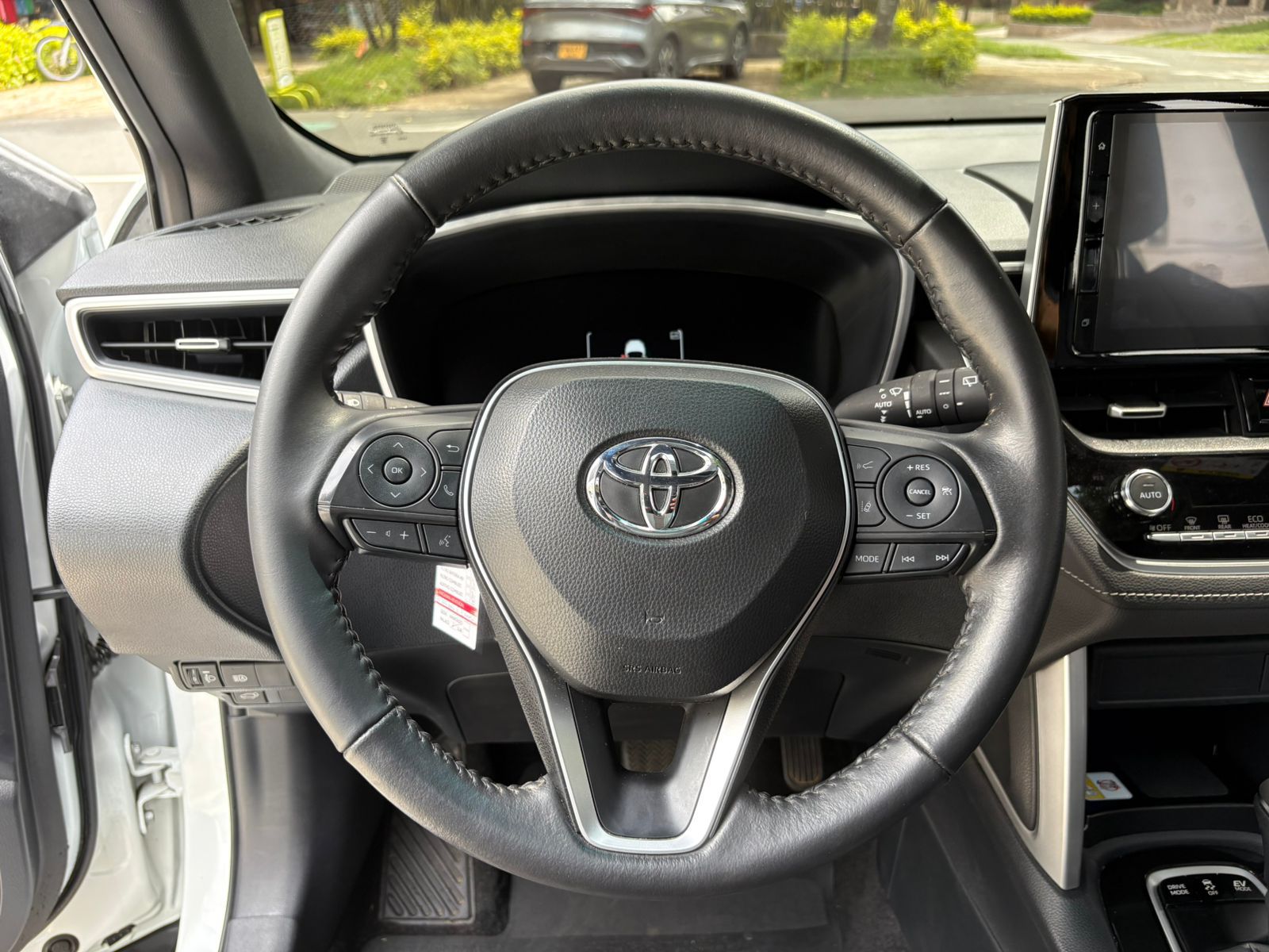 TOYOTA COROLLA CROSS HEV SEG 2025 - Imagen 12