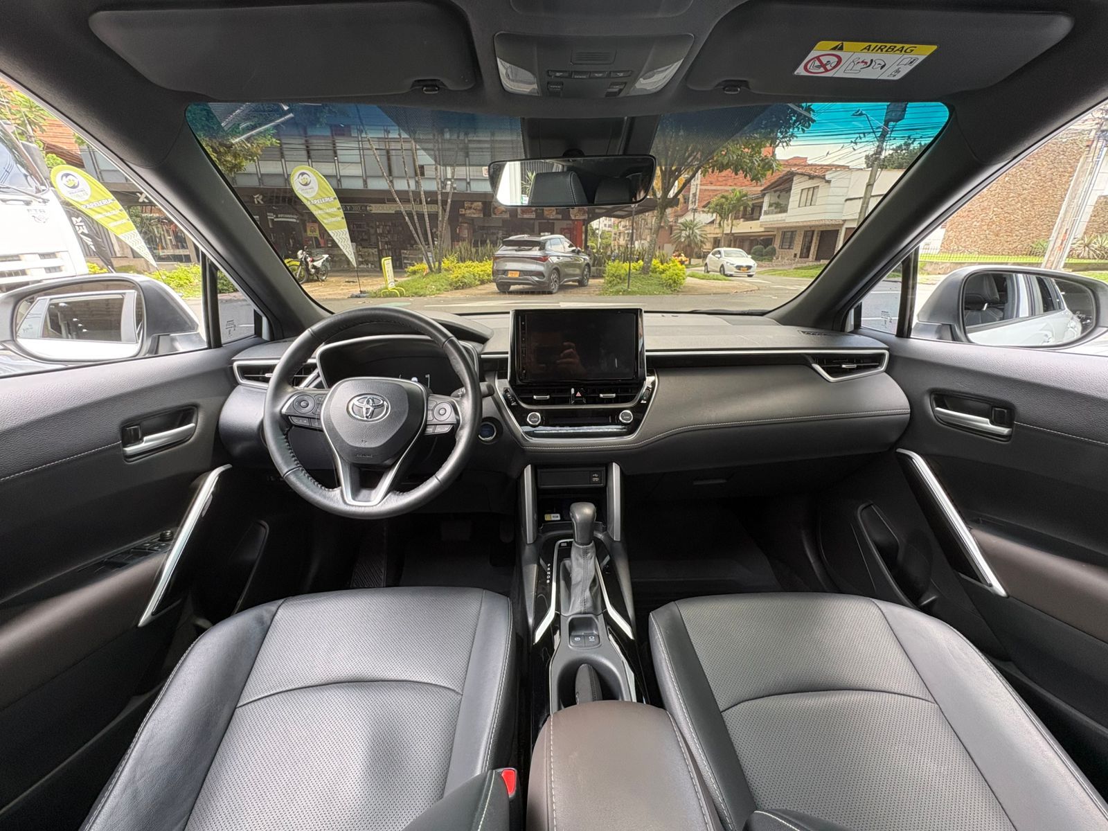 TOYOTA COROLLA CROSS HEV SEG 2025 - Imagen 9