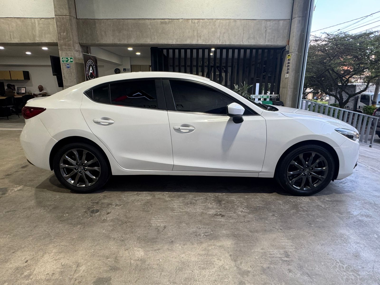 MAZDA 3 TOURING 2018 - Imagen 4