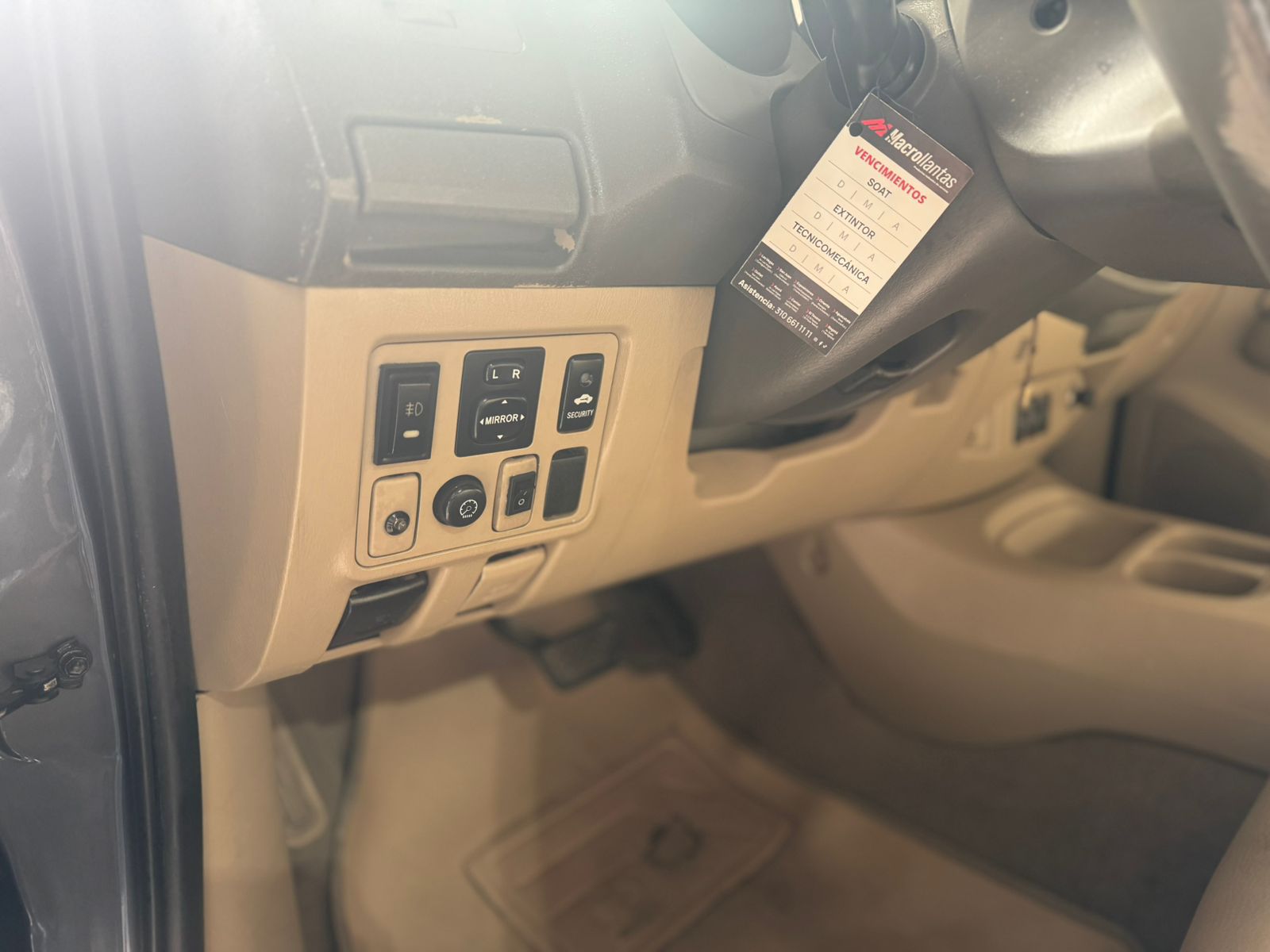 TOYOTA FORTUNER SR5 2011 - Imagen 9