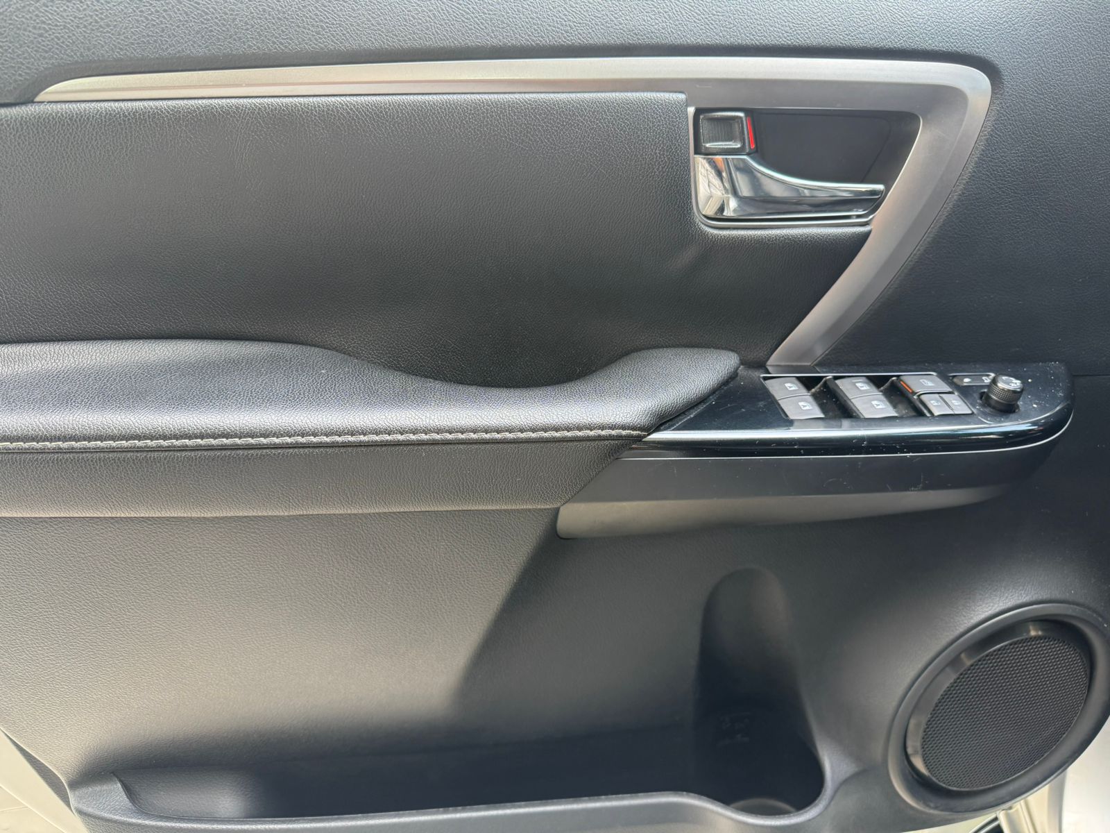 TOYOTA FORTUNER SRV 2021 - Imagen 12